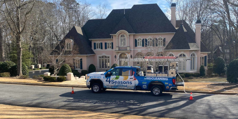 4 Seasons Softwash Truck